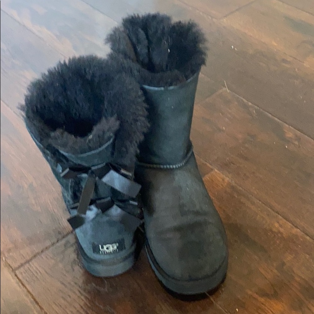 Used Ugg Bailey Bow